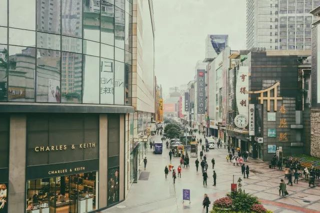 城市百货百益超市，繁华都市中的购物新地标