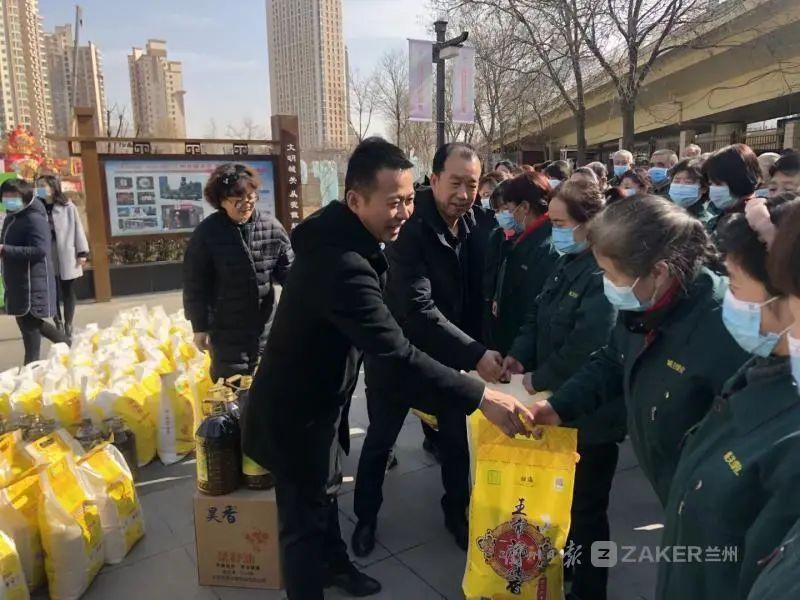 城关百货超市，城市繁华中的一站式购物胜地